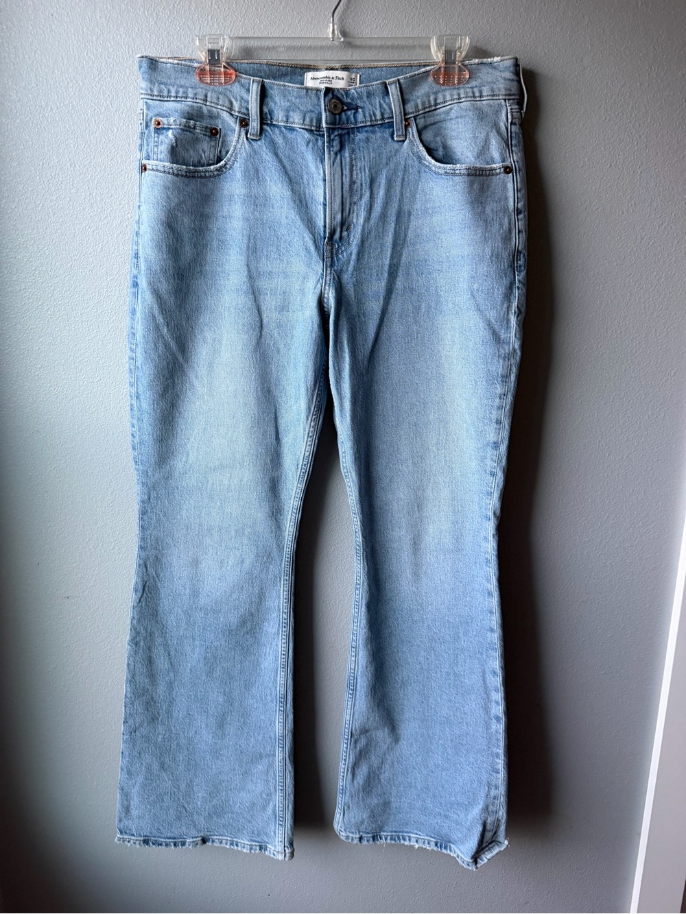 Abercrombie & Fitch light blue Mid Rise Bootcut jeans Women’s size 30S NWT